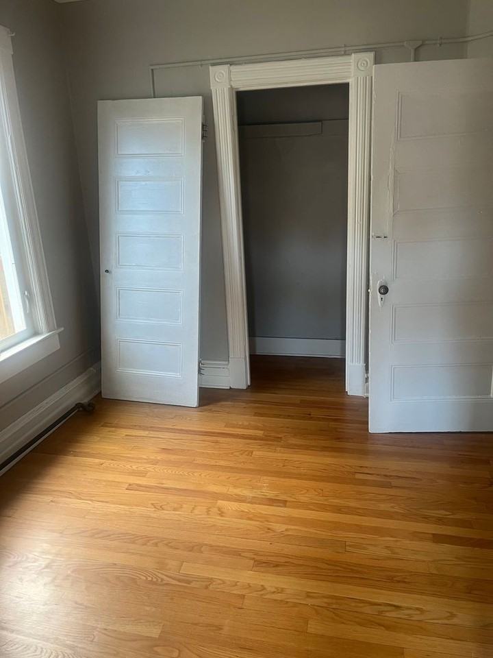 205 Church St - Photo 4 of 7