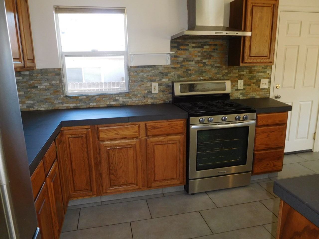 1150 Ralston St - Photo 4 of 15