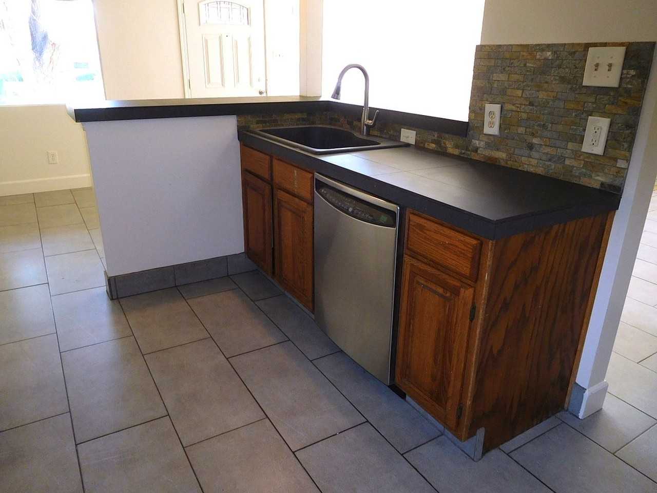 1150 Ralston St - Photo 5 of 15