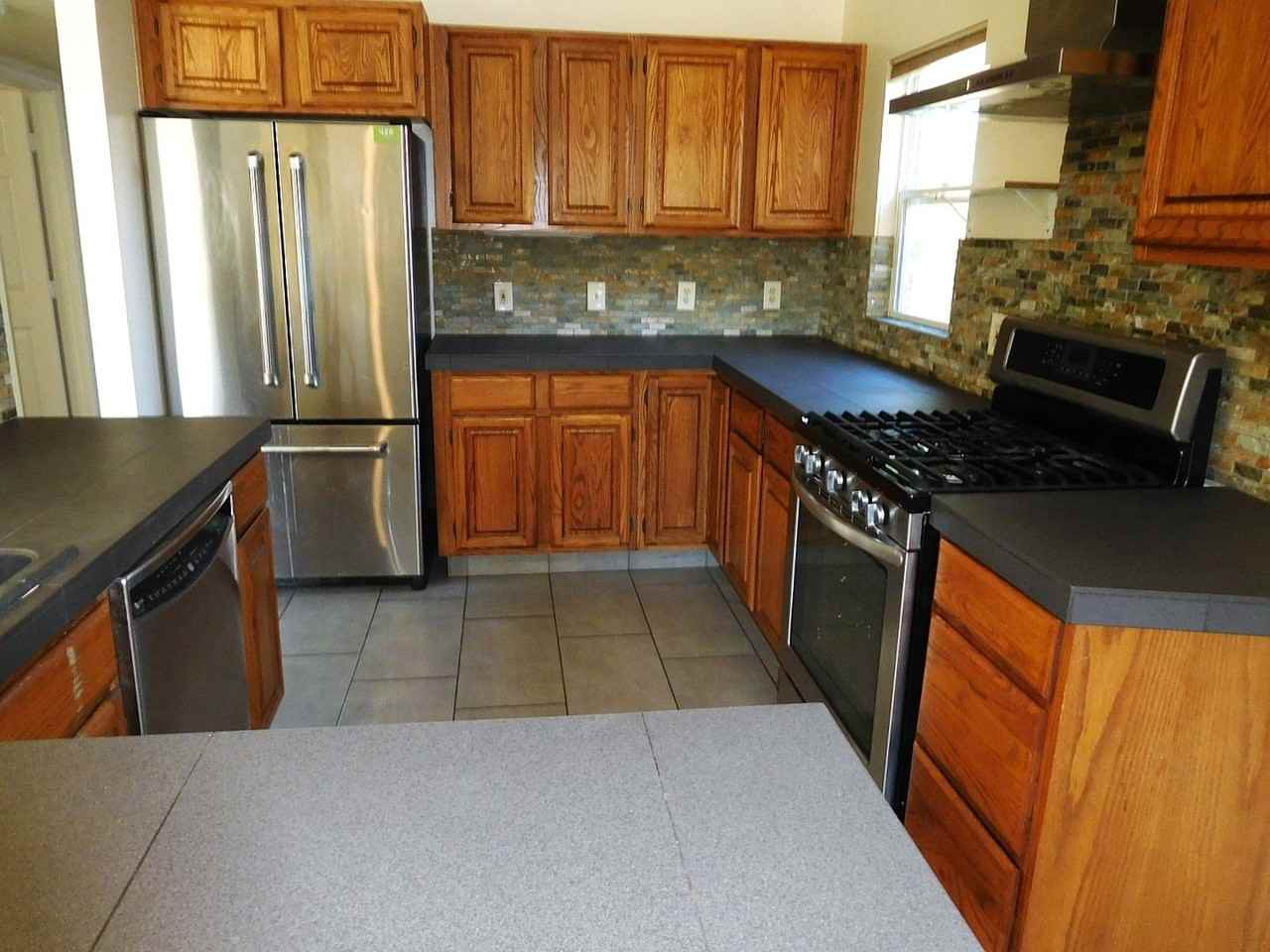 1150 Ralston St - Photo 6 of 15