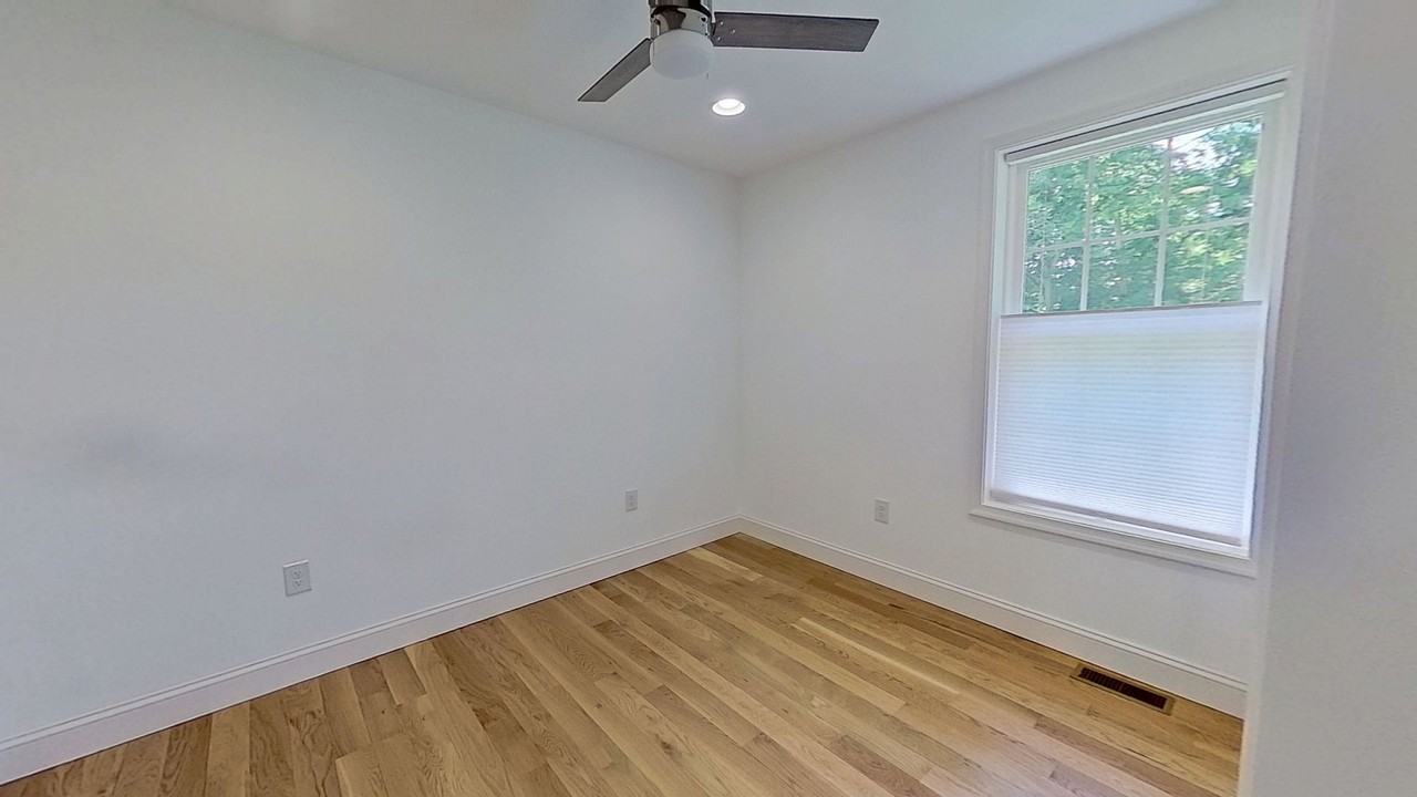 1443 W College Ave - Photo 4 of 8