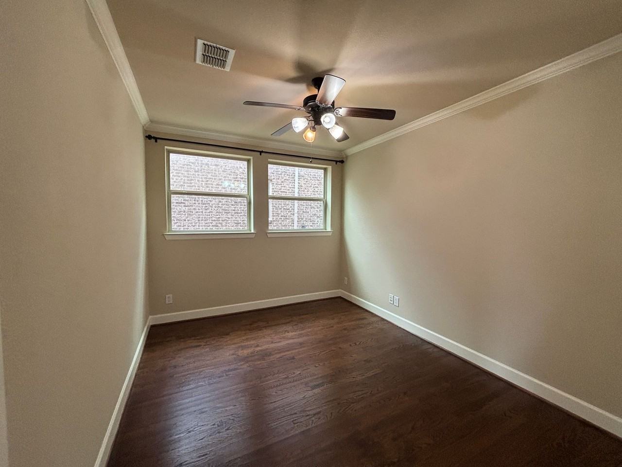 2908 N Umberland Dr - Photo 5 of 43
