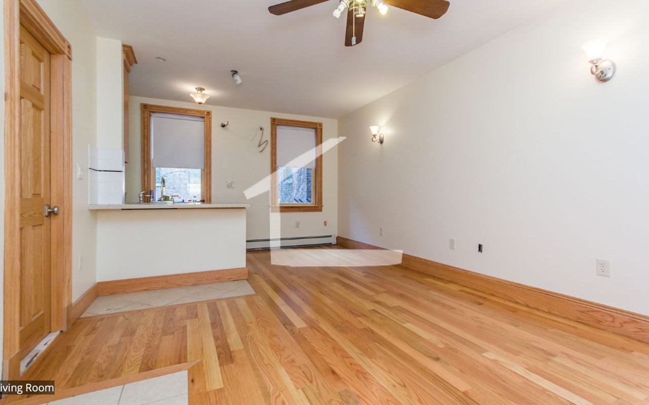 31 Phillips St - Photo 2 of 8