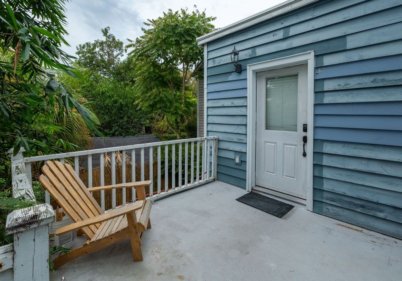 13 Elizabeth St #B - Photo 2 of 16