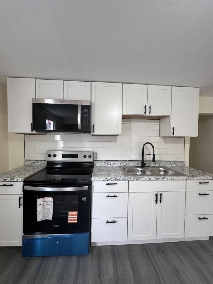 153 Vine St #4 - Photo 3 of 13