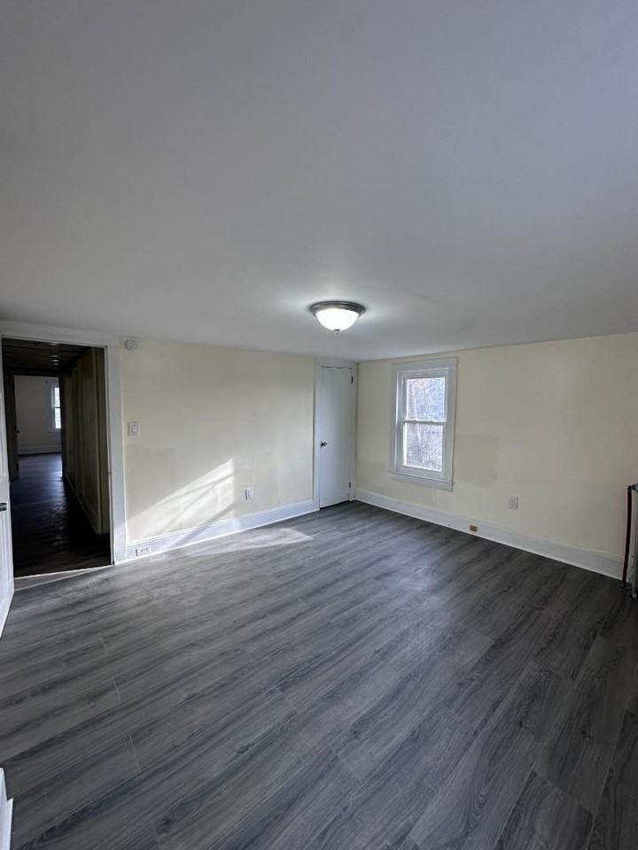 153 Vine St #4 - Photo 7 of 13