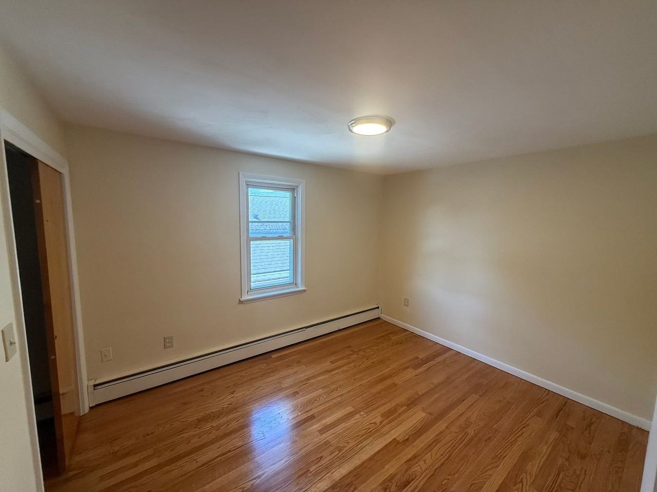 520 Oak St - Photo 3 of 12