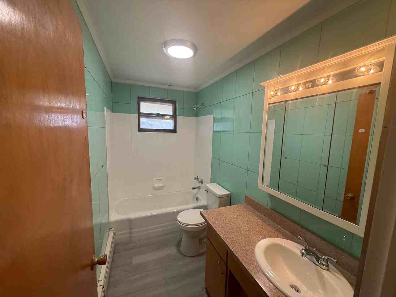 520 Oak St - Photo 5 of 12