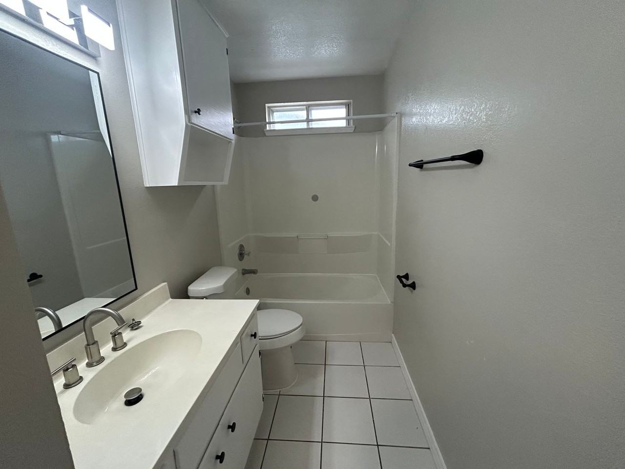 1310 Goodhue Dr - Photo 5 of 11