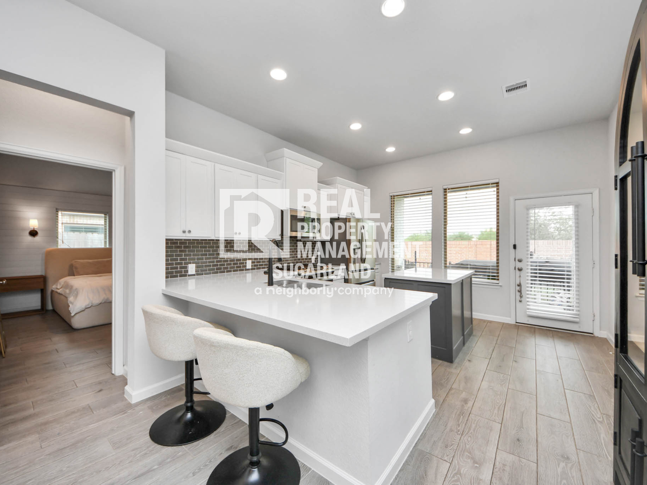 4219 Colony Ln - Photo 3 of 37