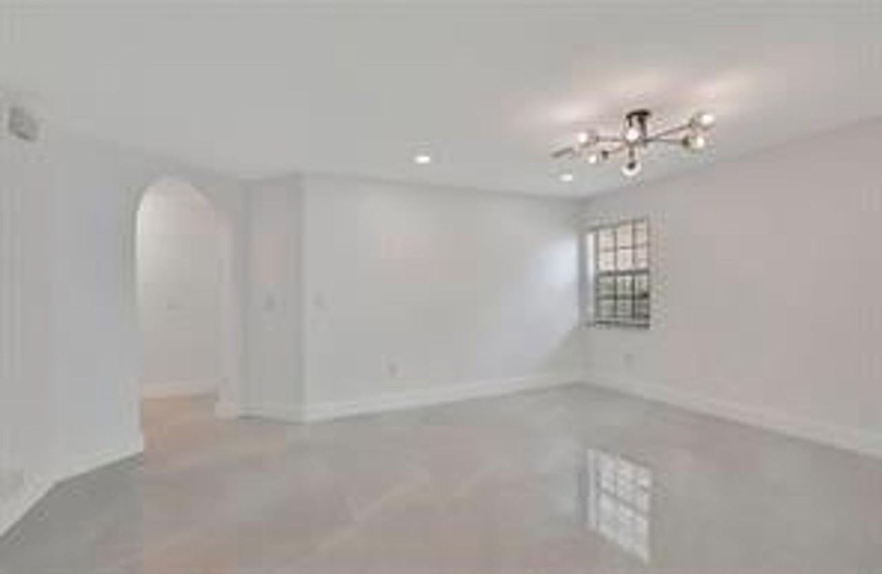 2410 Nw 137th Ter - Photo 4 of 20