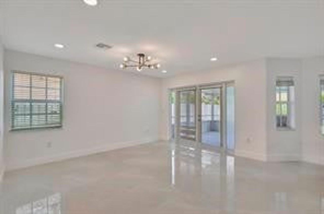 2410 Nw 137th Ter - Photo 5 of 20