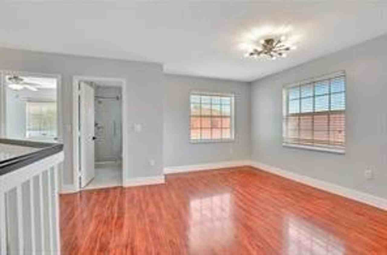 2410 Nw 137th Ter - Photo 6 of 20