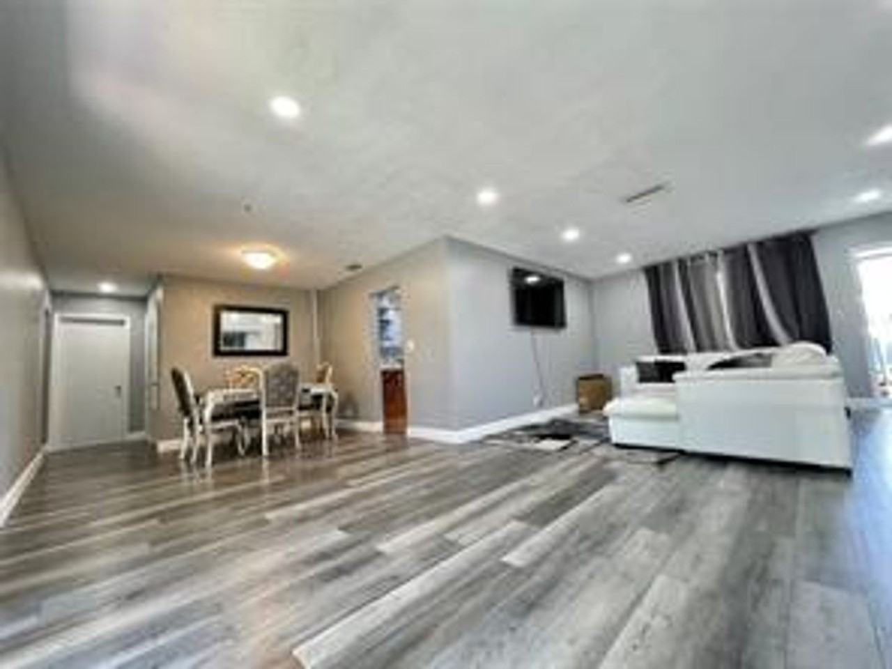1478 Ne 56th St - Photo 7 of 23