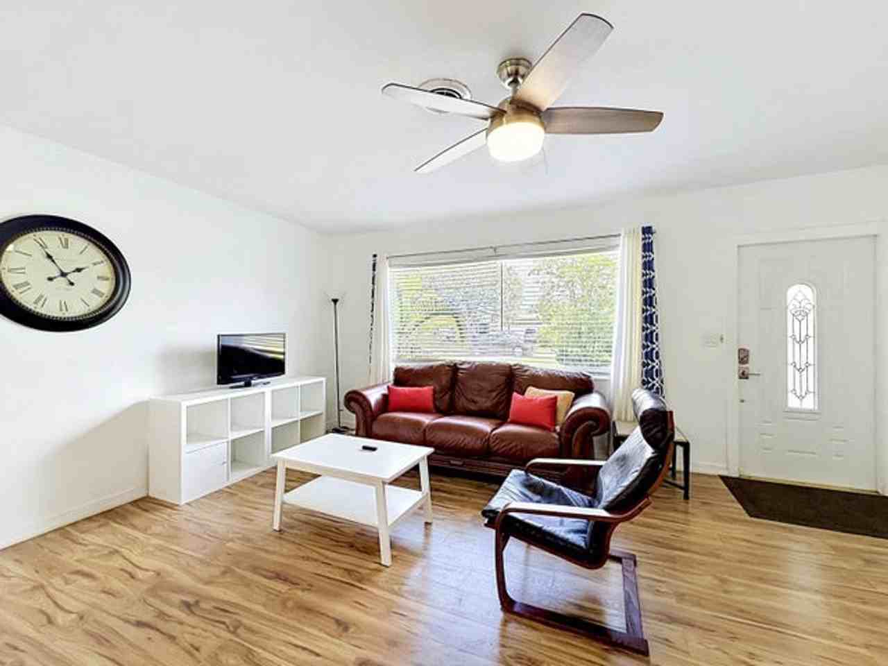 2000 Ne 62nd St - Photo 4 of 19