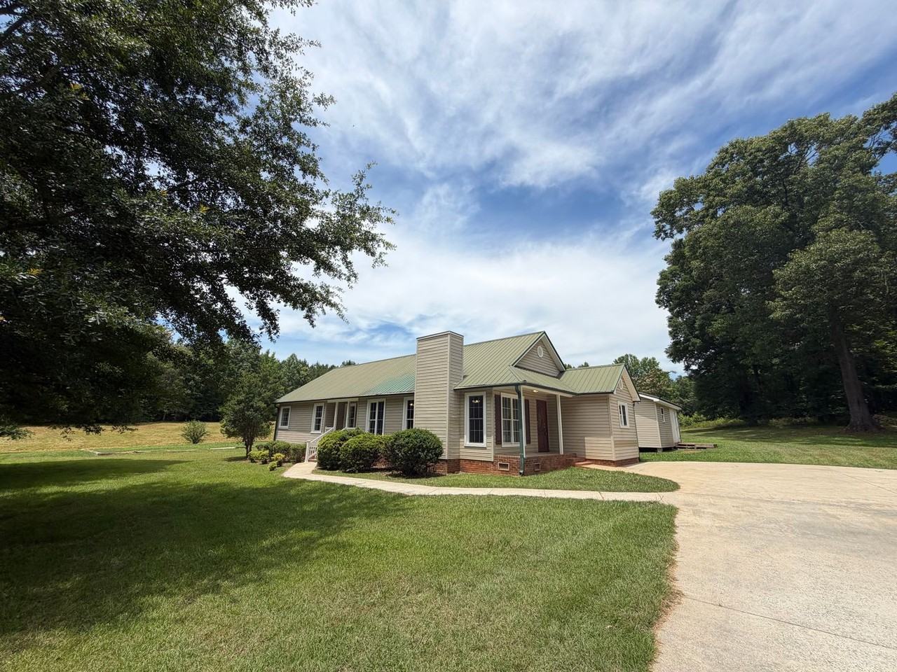 5126 Hickory Grove Rd - Photo 3 of 7