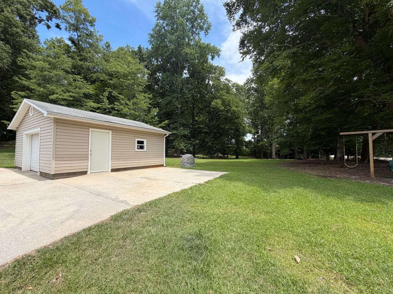 5126 Hickory Grove Rd - Photo 4 of 7