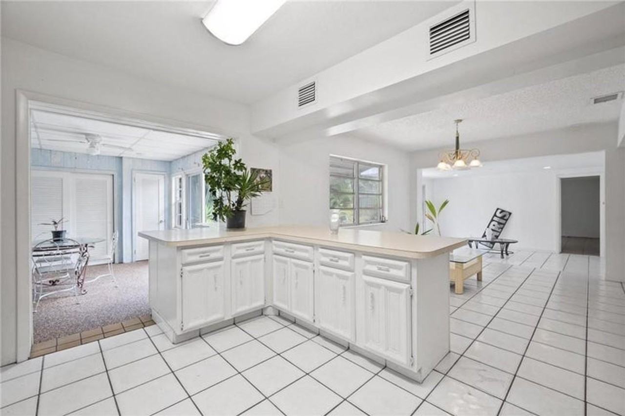 4430 Ne 16th Ter - Photo 4 of 24