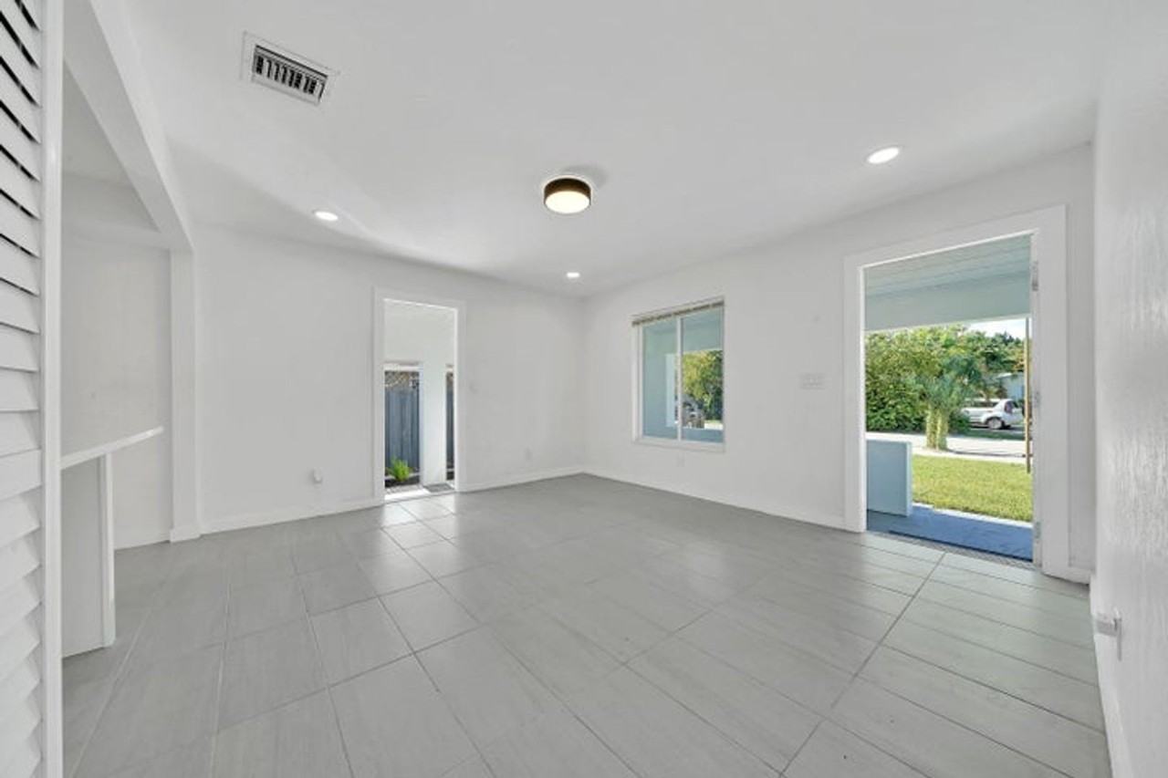 1108 Ne 16th St - Photo 6 of 22