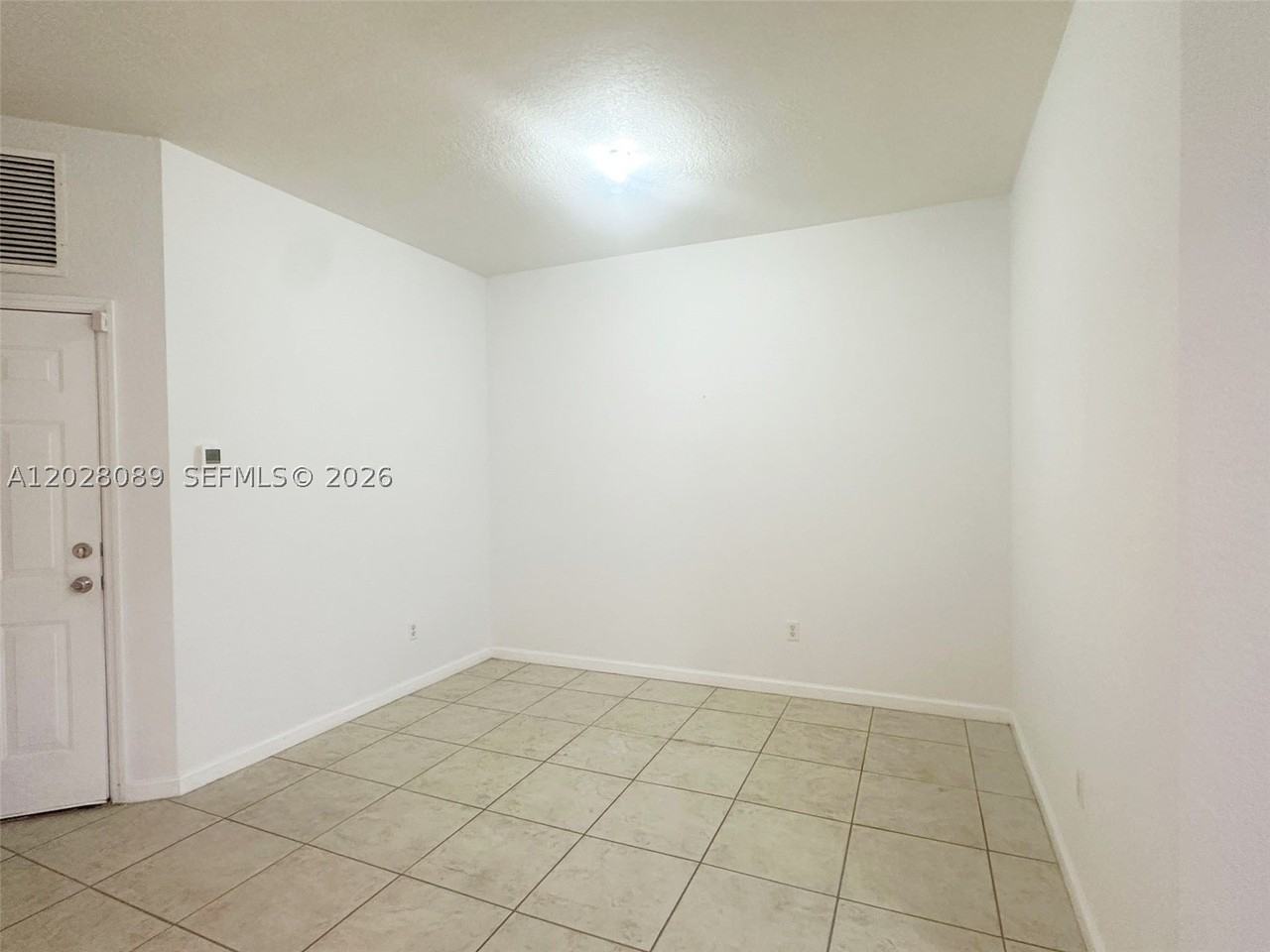 662 Ne 21st Ter - Photo 7 of 33