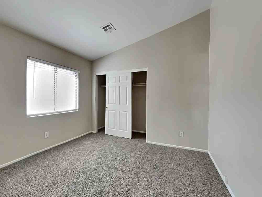 5741 Oasis Ridge Street - Photo 4 of 12