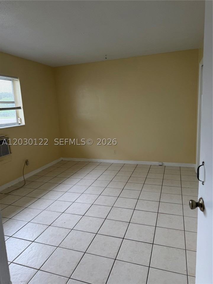 7811 Johnson St #3E - Photo 4 of 6