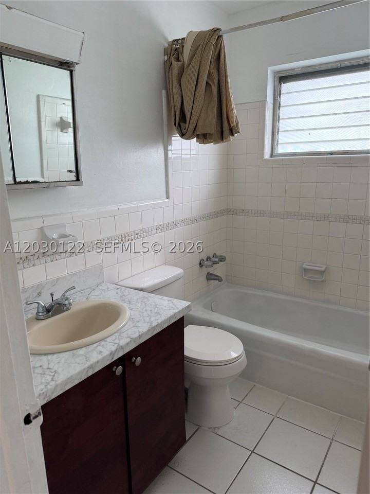 7811 Johnson St #3E - Photo 5 of 6