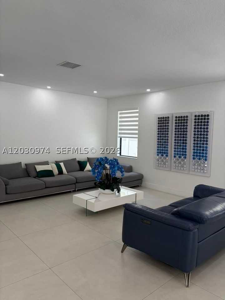 3531 W 88th St - Photo 4 of 13