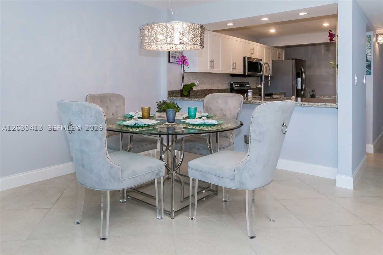 14 Royal Palm Way #601 - Photo 5 of 18