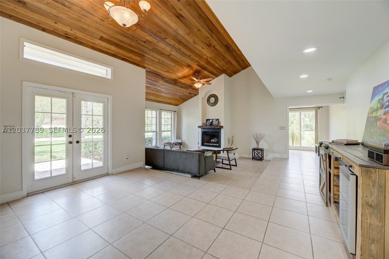 1300 Nw 122nd Ave - Photo 5 of 41