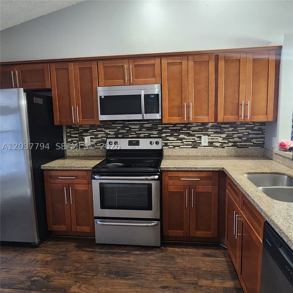 10180 Fanfare Dr #10180 - Photo 5 of 31