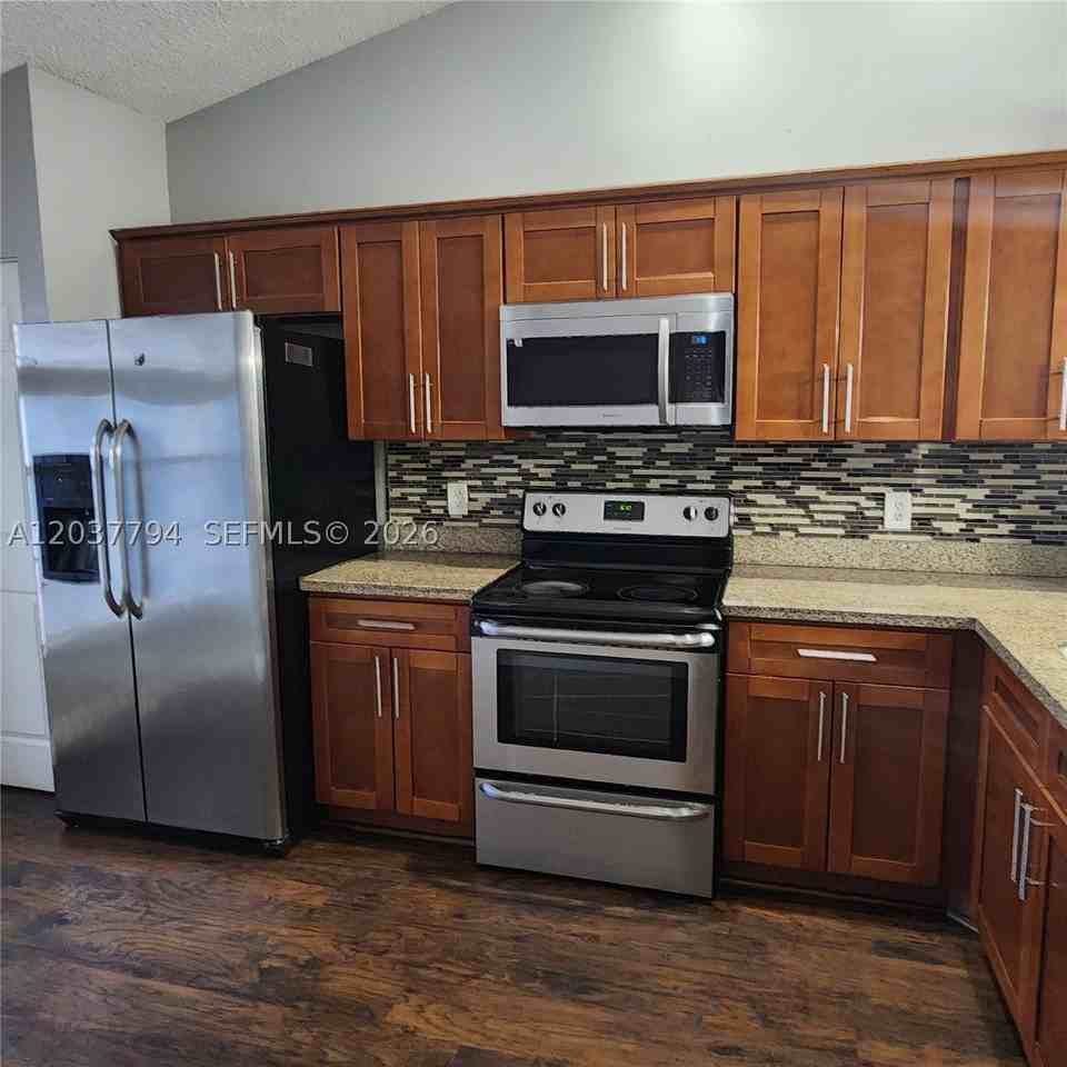 10180 Fanfare Dr #10180 - Photo 6 of 31