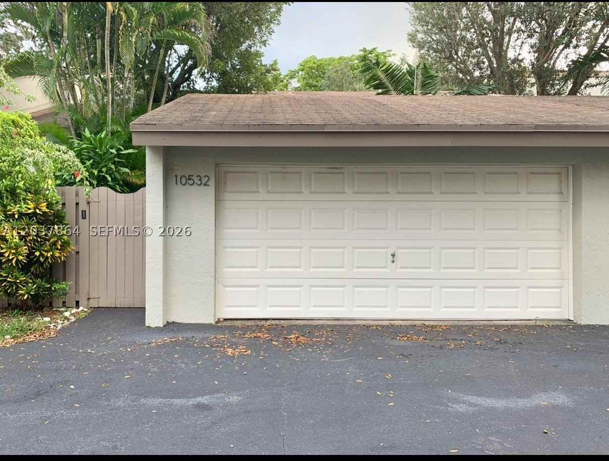 10532 Sw 112th Ave - Photo 2 of 10