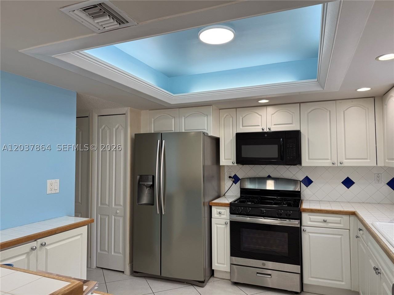 10532 Sw 112th Ave - Photo 3 of 10