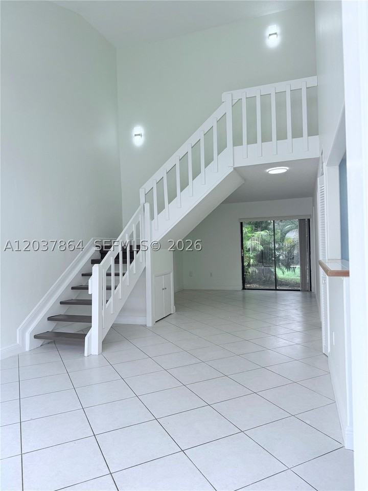 10532 Sw 112th Ave - Photo 4 of 10