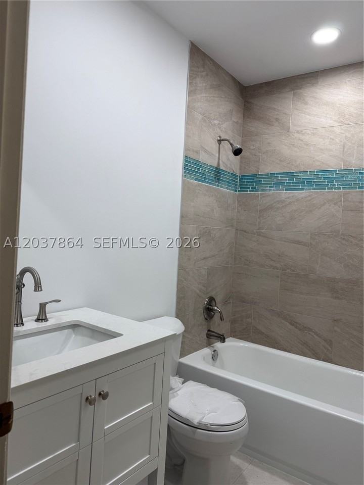 10532 Sw 112th Ave - Photo 6 of 10