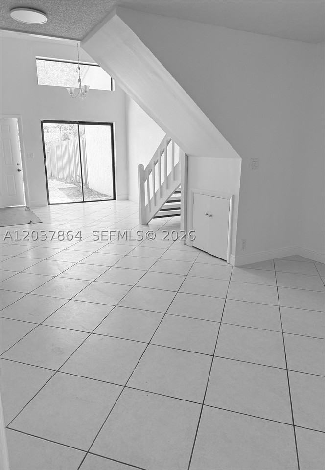 10532 Sw 112th Ave - Photo 7 of 10