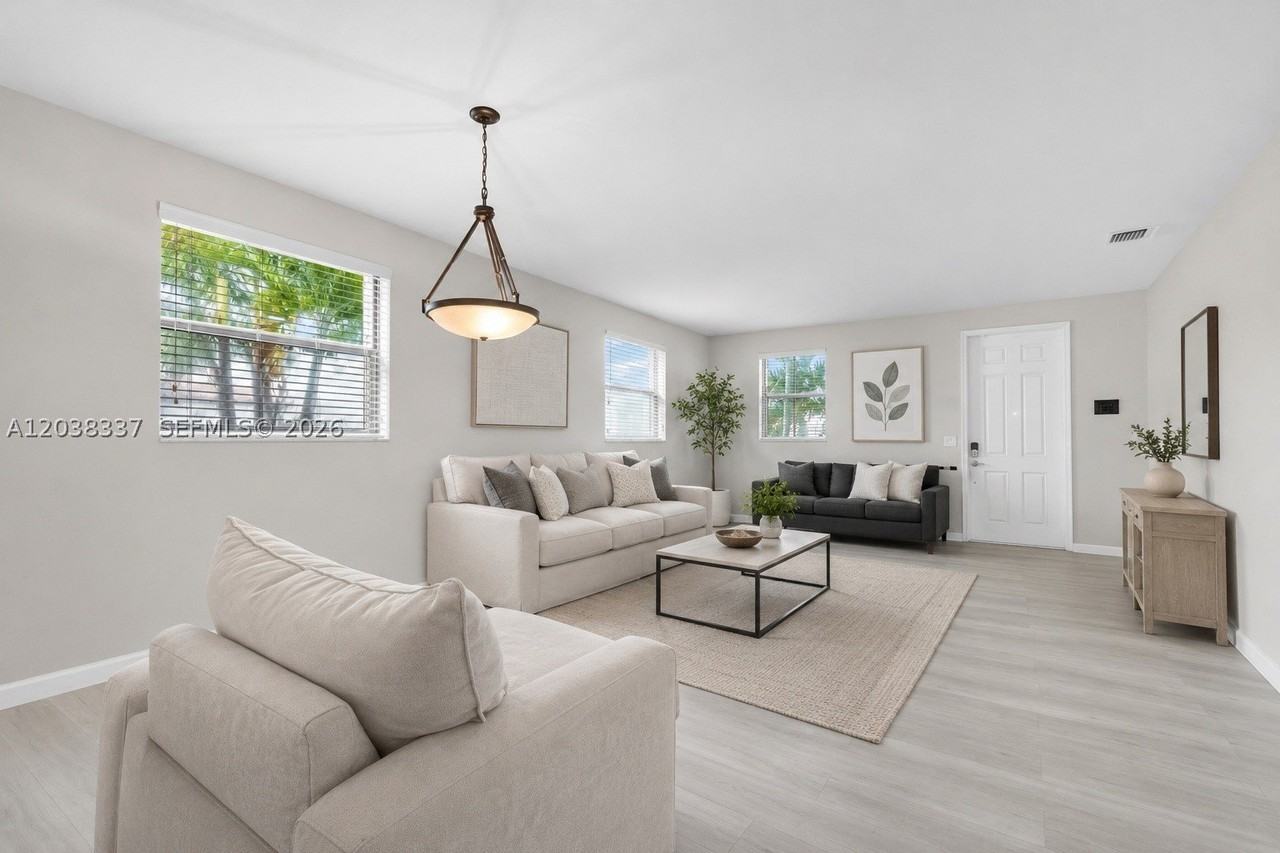 11765 Sw 154th Pl - Photo 7 of 47