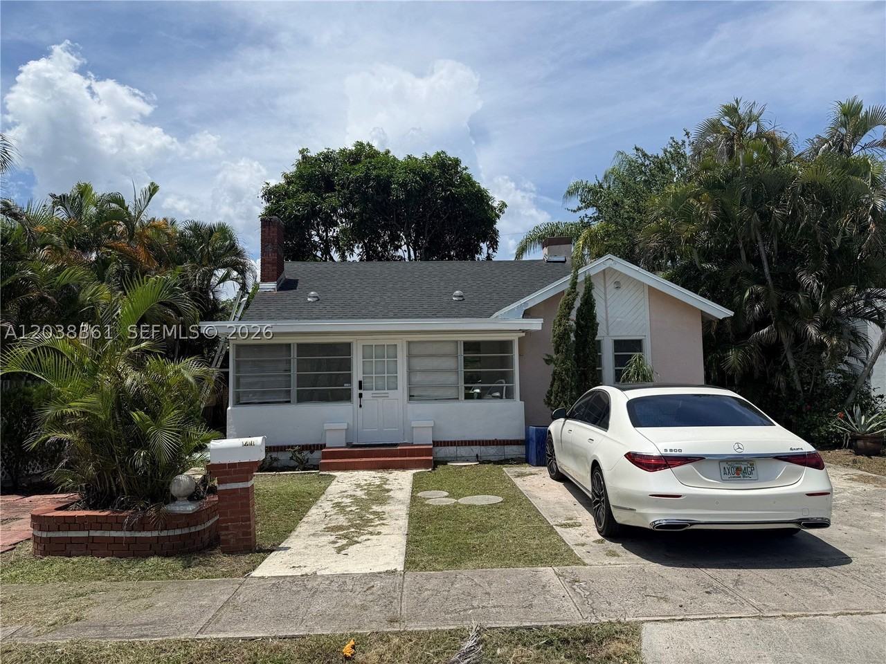 1719 Hayes St - Photo 5 of 11