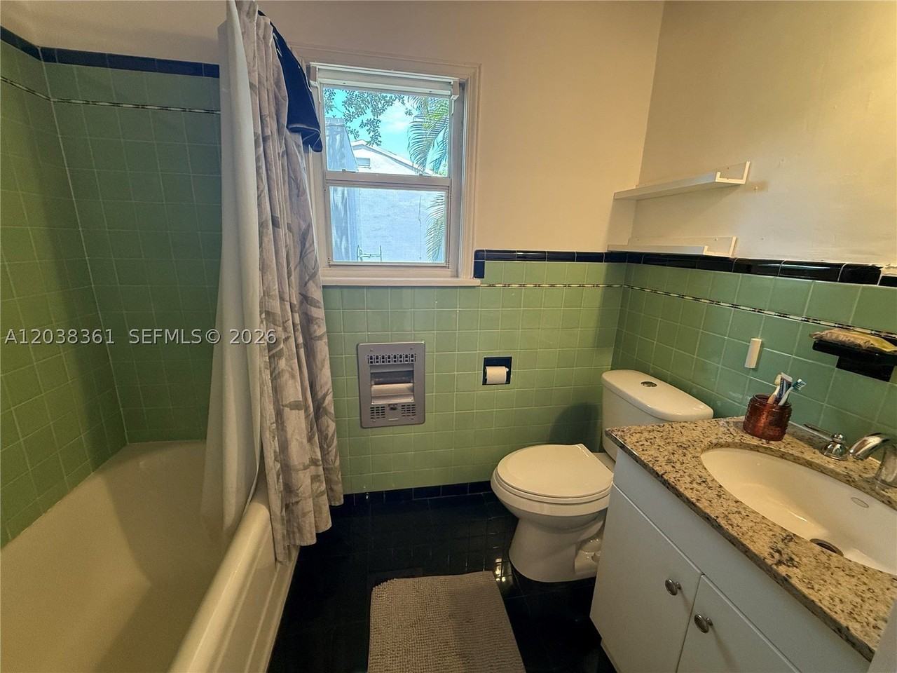 1719 Hayes St - Photo 7 of 11