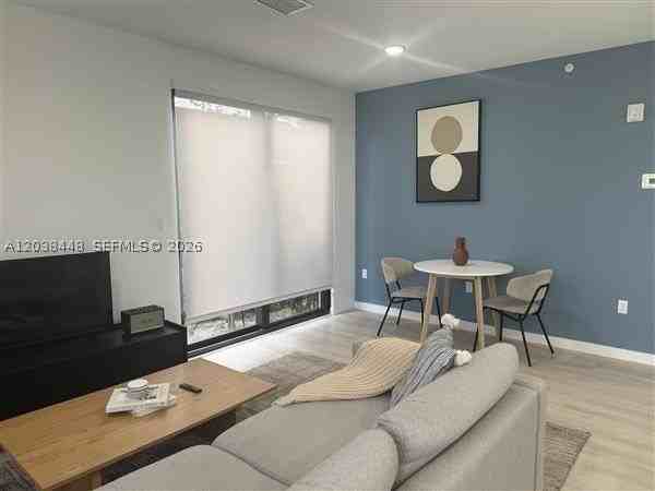 2201 Polk St #101 - Photo 5 of 8
