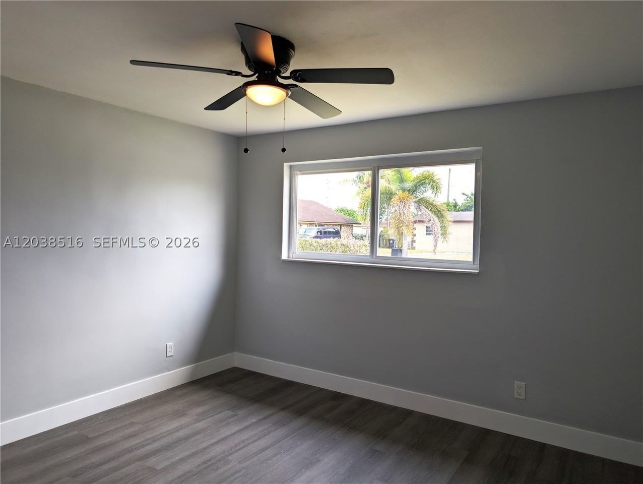 2721 Nw 25th St - Photo 4 of 31