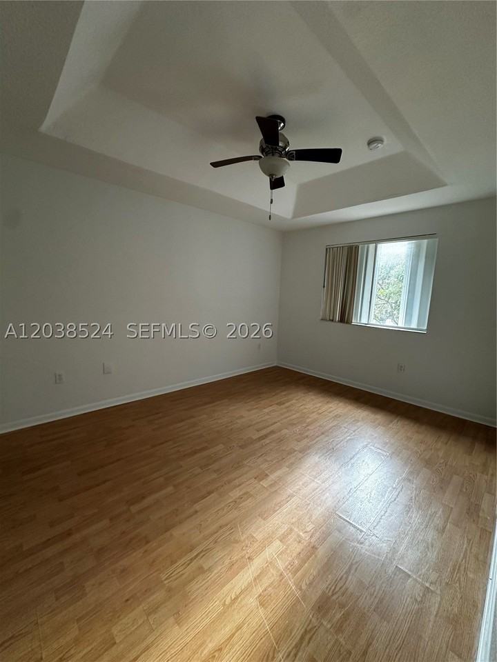 2452 Se 14th Ave #284 - Photo 5 of 8