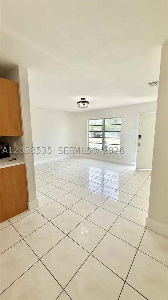11952 Sw 37th Ter - Photo 3 of 22