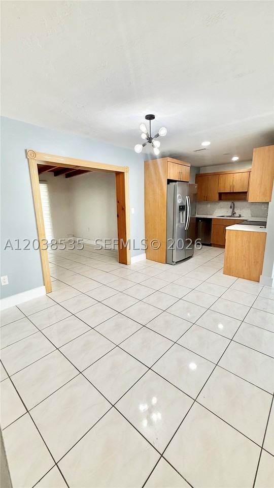 11952 Sw 37th Ter - Photo 4 of 22