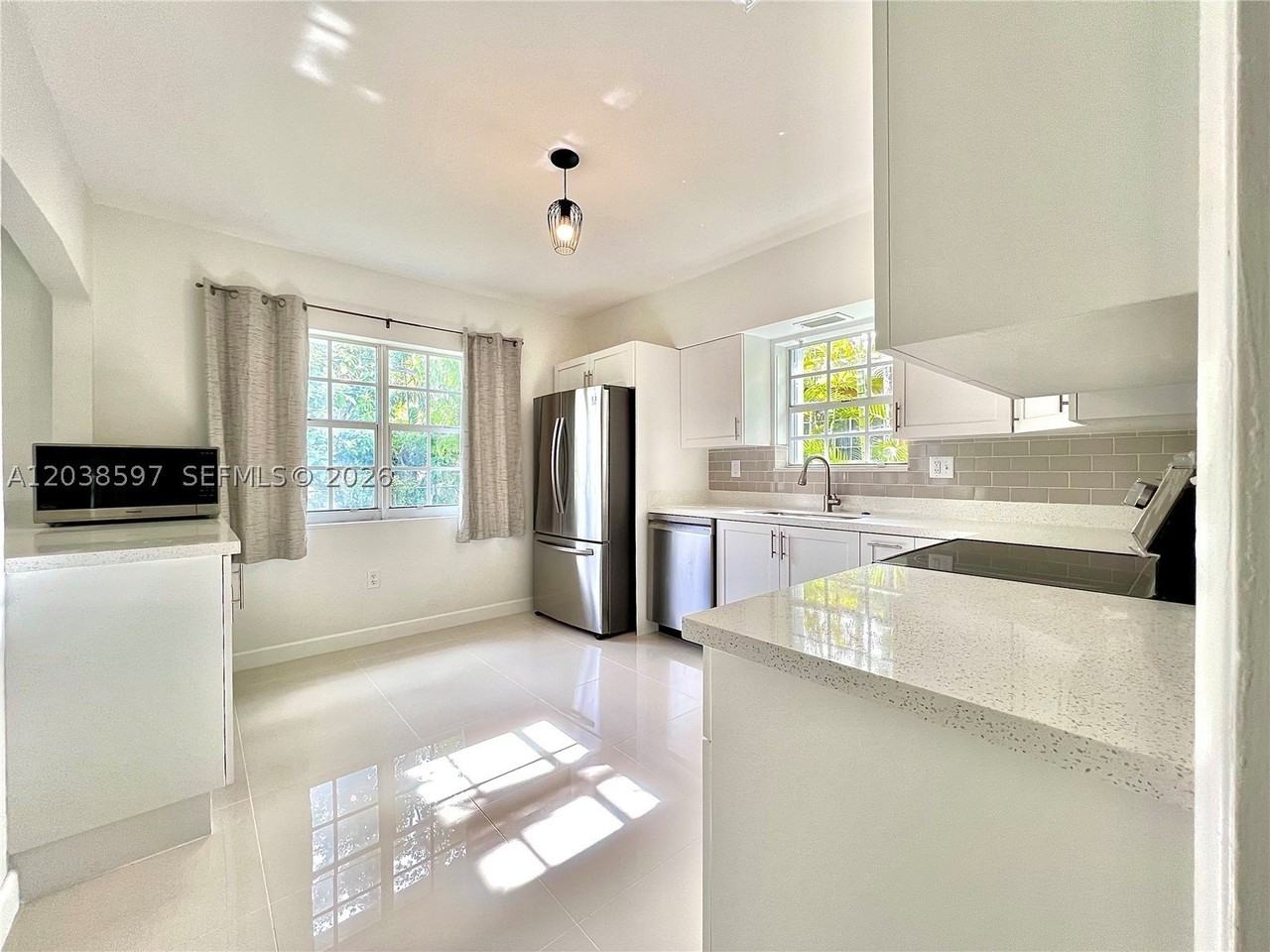1506 Delgado Ave - Photo 7 of 14