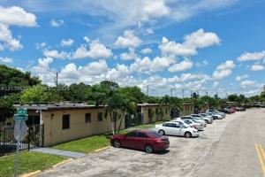 featured image of 361 Sharar Ave #6