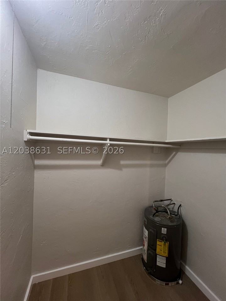 361 Sharar Ave #6 - Photo 6 of 7