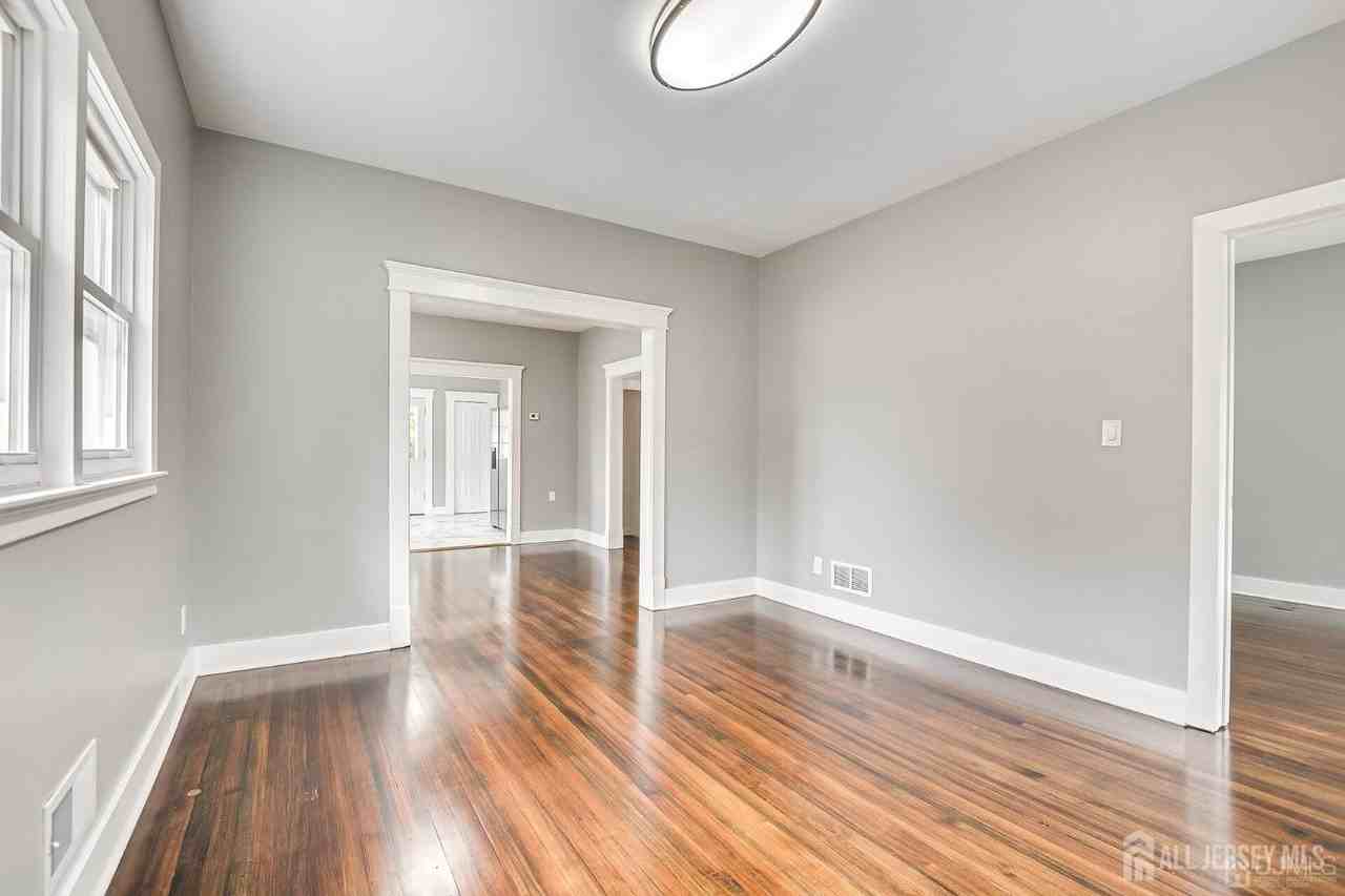 48 Johnson Pl - Photo 7 of 34