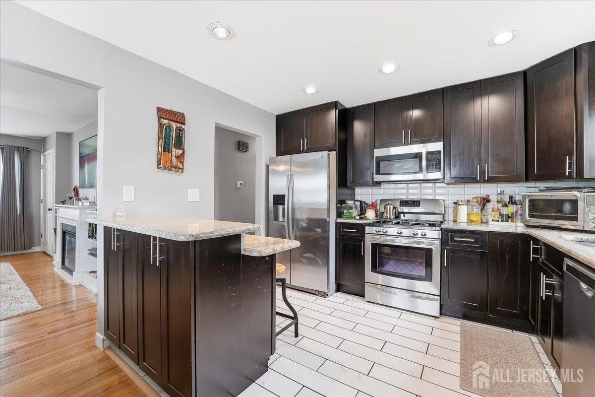 455 W Smith St #1 - Photo 6 of 16